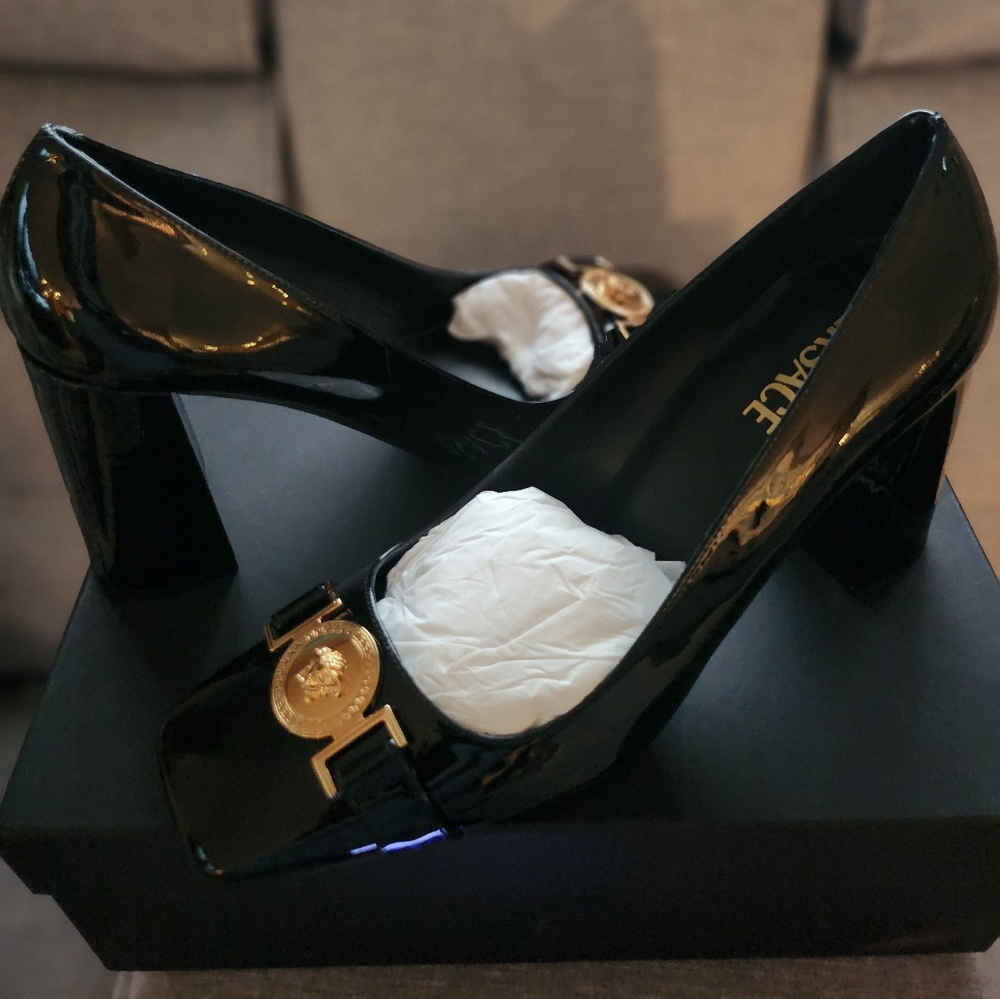 Versace Pump with gold Medusa, Black, 39.5